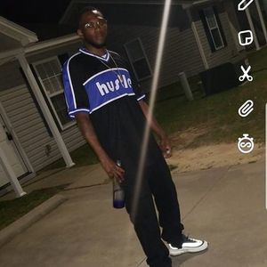 Meet your Posher, Dominique